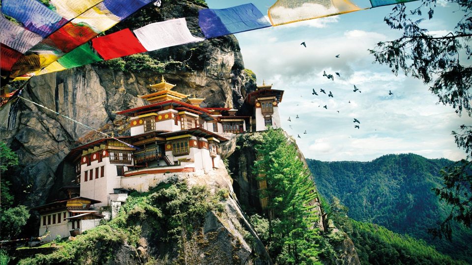 Lần đầu tiên bay thẳng từ Hà Nội tới Bhutan – Quốc gia hạnh phúc nhất thế giới